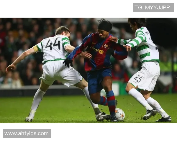 足球明星们的鞋子选择揭秘看他们如何在场上展现风采 足球明星们的鞋子选择揭秘看他们如何在场上展现风采