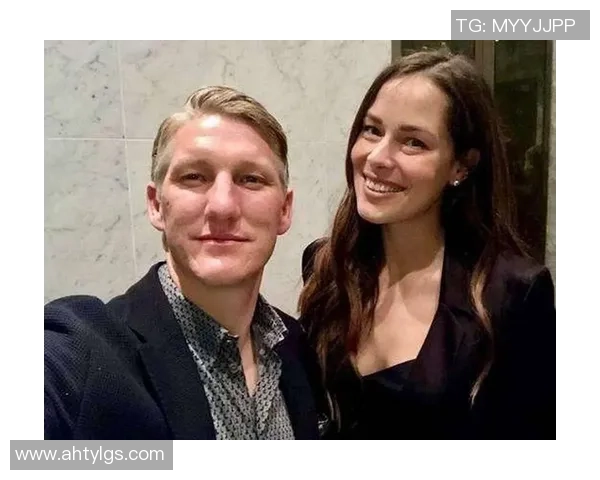 足球明星为何选择模特作为伴侣背后的心理与社会因素分析 足球明星为何选择模特作为伴侣背后的心理与社会因素分析