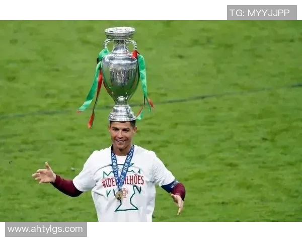 足球明星叶天宇的成长历程与辉煌成就全解析 足球明星叶天宇的成长历程与辉煌成就全解析