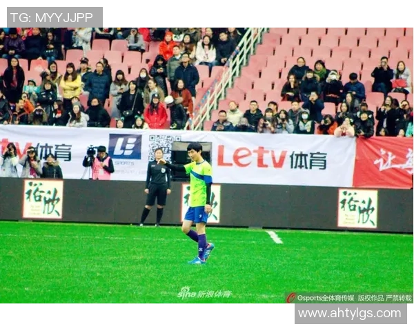 后卫足球明星风采展现与精彩瞬间回顾的视觉盛宴