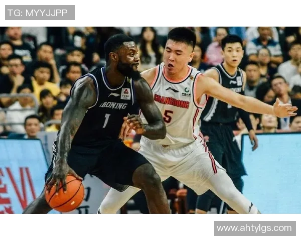 南京篮球队在邀请赛中强势领跑积分榜以100分遥遥领先其他队伍